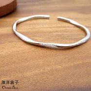 8.23g。細閃點綴噴砂莫比烏斯足銀999純銀開口式手環《附贈禮盒》