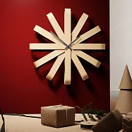 《Umbra》原木緞帶掛鐘(51cm) | 壁掛時鐘