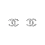 CHANEL CC Logo 水鑽及背面刻紋設計針式耳環 (銀色)