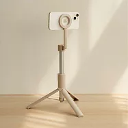 美極品【 3.0 三腳架自拍棒-磁吸版 】自拍神器 N52強力磁吸 藍牙遙控 旅行必備 贈磁吸環 一吸即拍 自拍棒 暖霧奶茶