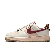Nike 耐吉 WMNS Air Force 1 07 [IM7510-262] 女 運動休閒鞋 低筒 豹紋 米 酒紅 25.5cm 白/卡其