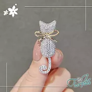 【伊飾童話】蝴蝶結小貓 滿版碎鑽胸針防走光別針/顏色可選 銀色