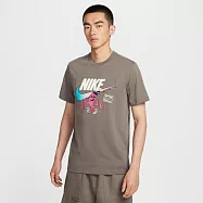 NIKE AS U NSW TEE OC MED GFX SEGB 男 短袖上衣 HQ9259289 S 灰棕色