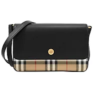 BURBERRY 8058003 Penny 經典格紋翻蓋斜背包.黑/卡其