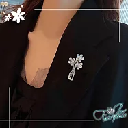 【伊飾童話】清透花束 輕奢韓風鋯石胸針防走光別針 清透花束