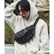 日本KIU 84系列 新色 大容量胸腰包 防潮防潑水 (男女適用) 時間裂縫