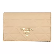 PRADA 1MV020 浮雕LOGO三角壓紋對開多卡中夾.沙色