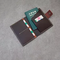 Be Two 手工皮件 ∣ 護照套 護照夾 passport case 【深咖牛皮 + 小樹】