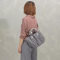 J II 手提包 蘿拉三層手提斜背包─7010─ 迷霧紫