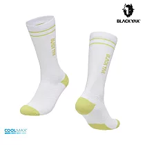 BLACKYAK 透氣避震中筒襪 24 白色