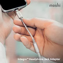 Moshi Integra™ 強韌系列 3.5mm 耳機轉接器銀白