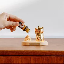 【呼運貓】台灣檜木香氛成貓組(成貓+財富自由匾額+擴香石+檜木底座+招財精油) 金色