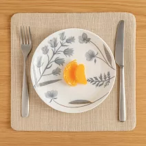 【日本小倉陶器】美濃燒 優雅花草 超輕量陶瓷淺盤16cm ‧ 灰