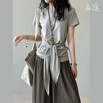 【衣途】設計感綁帶收腰T恤上衣(KDTY-B539) M 木灰