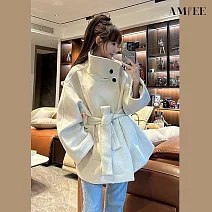 【AMIEE】法式復古立領中長版毛呢外套(KDCQ-9838) M 杏色