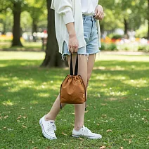 【HandStyle】便當袋 工裝風束口抽繩防潑水便當手提袋(91075)  _焦糖