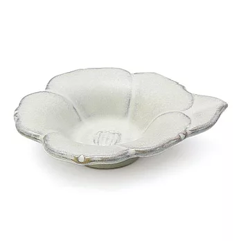 【日本Aito】瀨戶燒｜經典花形陶瓷小皿7cm ‧ 象牙白