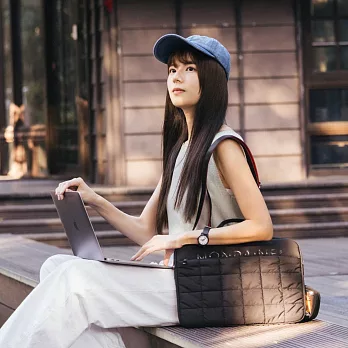 MONDAINE瑞士國鐵 輕便筆電包/14吋 電腦包/公事包 - 黑紅