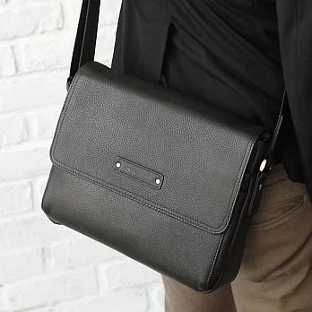 Roberta Colum - 時尚鉚釘軟牛皮帥氣型男實用斜背包咖啡色