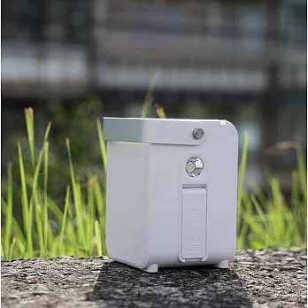 ROOMMI 多功能行動電源供應器│小電寶 純色白