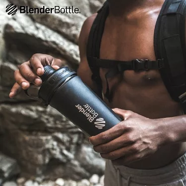 BLENDER BOTTLE Radian Insulated Steel MARVEL 770ml - KÖRPERKULT