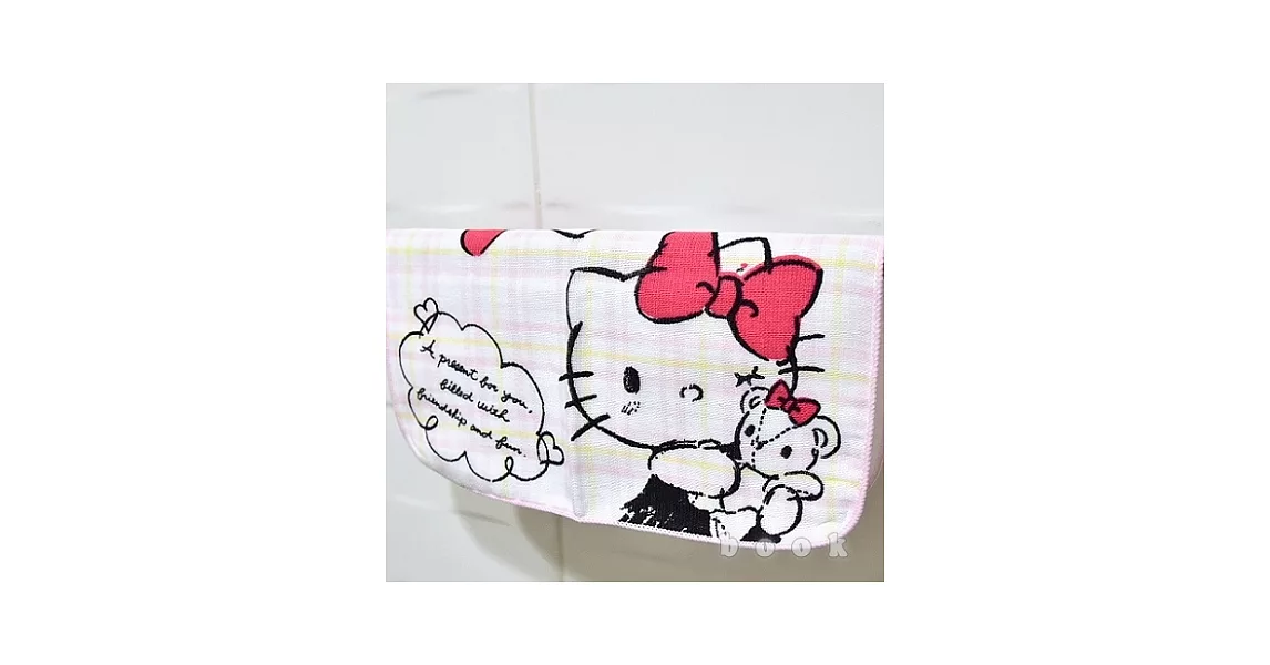 SANRIO Hello Kitty【愛的擁抱】小方巾