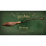 哈利波特：飛天掃帚圖鑑＆收藏特輯 Harry Potter: The Broom Collection: & Other Props from the Wizarding World