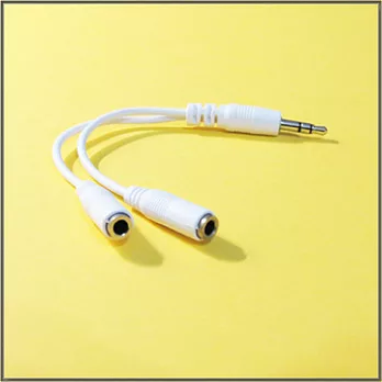 超實用一對二通用型音源線（iPhone 5、iPad 4、iPad mini等各式3.5mm耳機孔皆適用）
