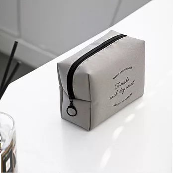 ICONIC完美好日子吐司化妝包M-玩美灰