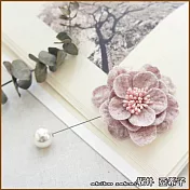 『坂井．亞希子』花朝一瞬手工編織山茶花造型珍珠胸針-粉紅