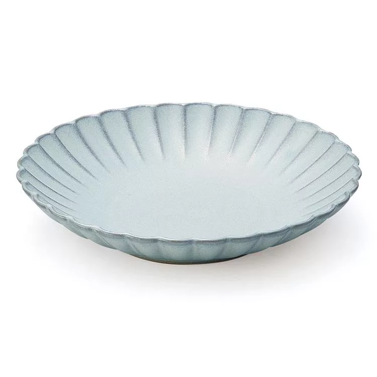 博客來 日本aito 瀨戶燒 經典花形陶瓷淺盤16cm 珍珠藍