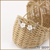 『坂井．亞希子』925純銀針浪漫貝殼花水滴鑲鑽造型耳環 -白金色