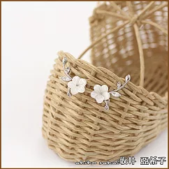 『坂井.亞希子』925純銀針浪漫貝殼花水滴鑲鑽造型耳環 ─白金色