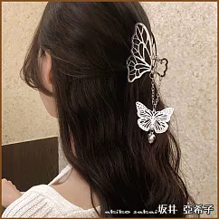 『坂井.亞希子』日系古典金屬鏤空立體蝴蝶垂墜愛心造型髮抓夾 ─單一款式