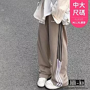 【Jilli~ko】INS寬版直筒設計感運動休閒闊腿褲中大尺碼 J11551 FREE 卡其色