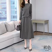 【初色】簡約圓領長袖T恤+高腰純色顯瘦中長裙半身裙長洋裝套裝-共3色-31865(M-2XL可選) XL 灰色