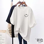 【初色】純色簡約白T微笑圖案印花寬鬆中大尺碼中長圓領短袖T恤上衣女上衣-白色-32856(M-2XL可選) XL 白色