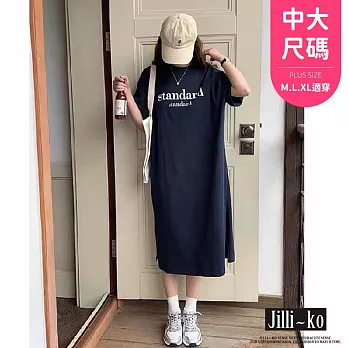 【Jilli~ko】美式簡約印花寬鬆開衩T恤連衣裙中大尺碼 J11711  FREE 深藍色