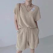 【MsMore】 韓國chic甜美V領寬鬆短袖針織衫+抽繩高腰休閒闊腿短褲兩件式套裝# 121046 FREE 卡其色