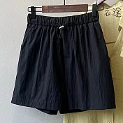 【衣途】百搭寬鬆A字高腰短褲(KDPY-9729) M 黑色