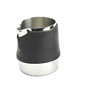 Tiamo 1029不鏽鋼拉花杯-黑色 300cc (矽膠杯套) HC7063