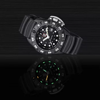 LUMINOX 雷明時Scott Cassell Deep Dive 專業深潛系列腕錶 - 金屬黑x白時標