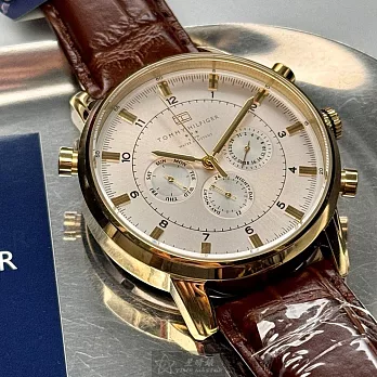 Tommy Hilfiger湯米希爾費格精品錶,編號：TH00063,44mm圓形玫瑰金精鋼錶殼白色錶盤真皮皮革咖啡色錶帶