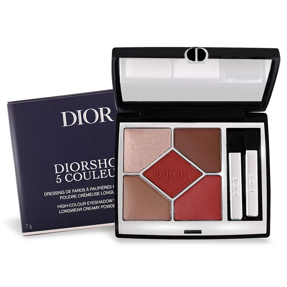 Christian Dior迪奧 經典五色眼影 Christian Dior 迪奧 經典五色眼影,採用乳霜般絲滑質地,輕盈無負擔,妝感自然持久。7g容量,多色可選,適合日常與節日妝容,觸感極致舒適,絕對顯色、絕對持妝,是彩妝愛好者的必備選擇。