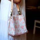 刺繡莓果小水桶包 莓果粉